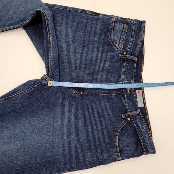 Wrangler Straight Fit Jeans - Picture 6 of 11